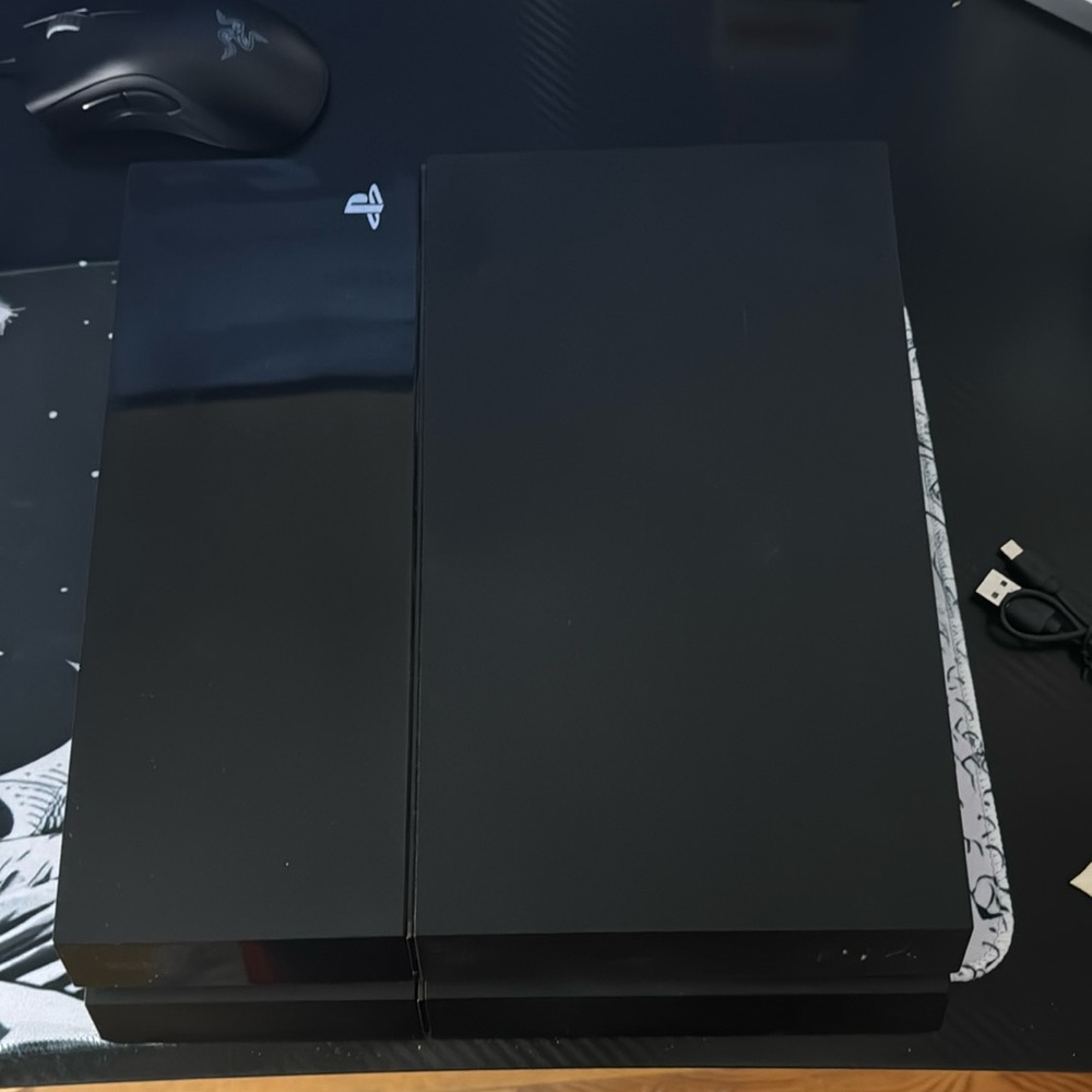 Ps4 with the HDMI cable and plug in cable